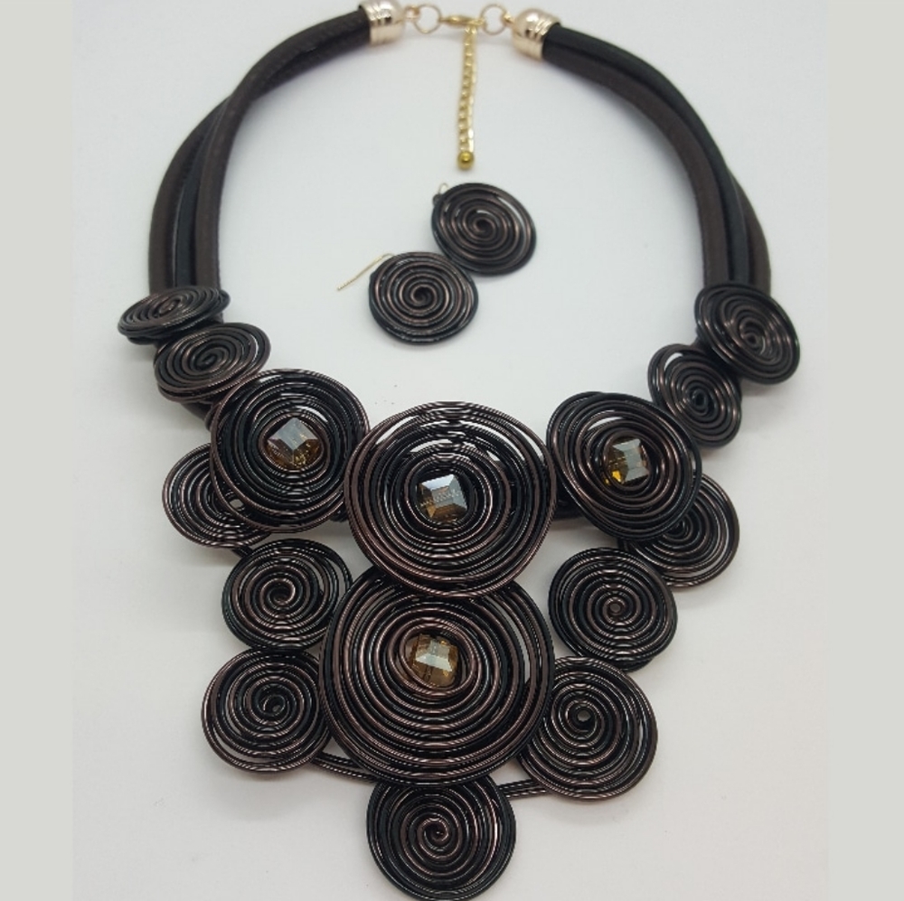 Wire-wrapped Crystals & Vegan Leather Necklace Set